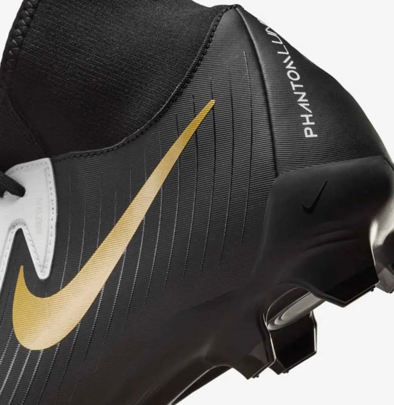 Nike Phantom Luna II Academy FG/MG football boots